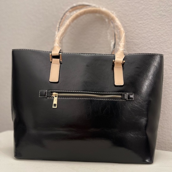 Black and cream tote bag. - Picture 3 of 17